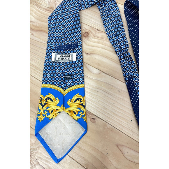 Gianni Versace Vintage Mens Tie‎ Baroque Barocco Silk Geometric Navy Blue Gold - Picture 3 of 7